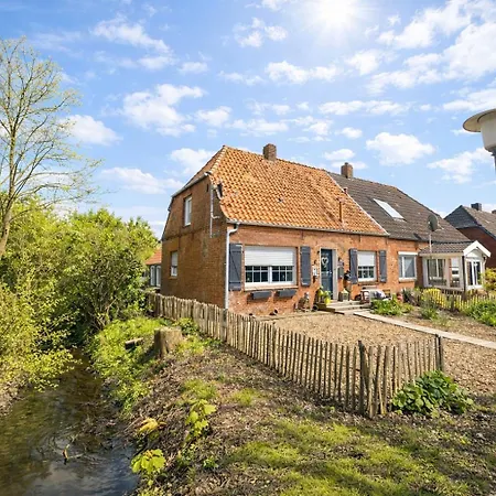 Huus An`t Dörpsdiek Semesterbostad