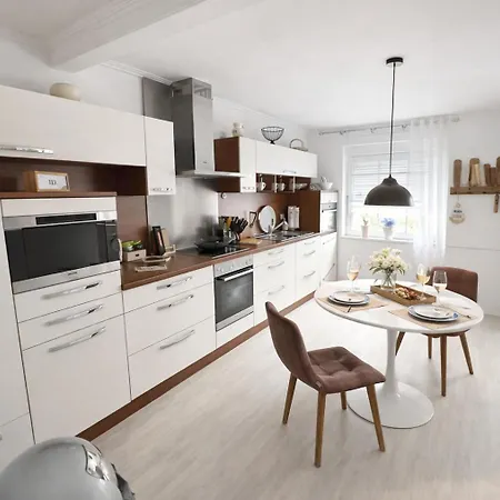 Huus An`t Dörpsdiek Semesterbostad *