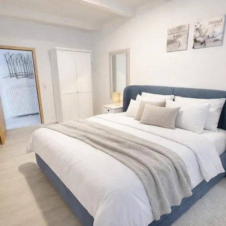 Huus An`t Dörpsdiek Semesterbostad *