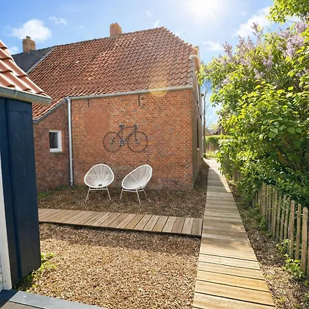 Huus An`t Dörpsdiek Semesterbostad *