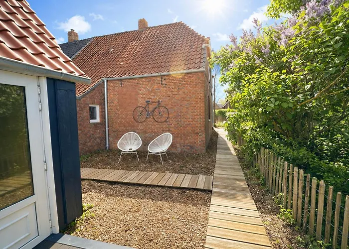 Huus An't Doerpsdiek Feriehus *